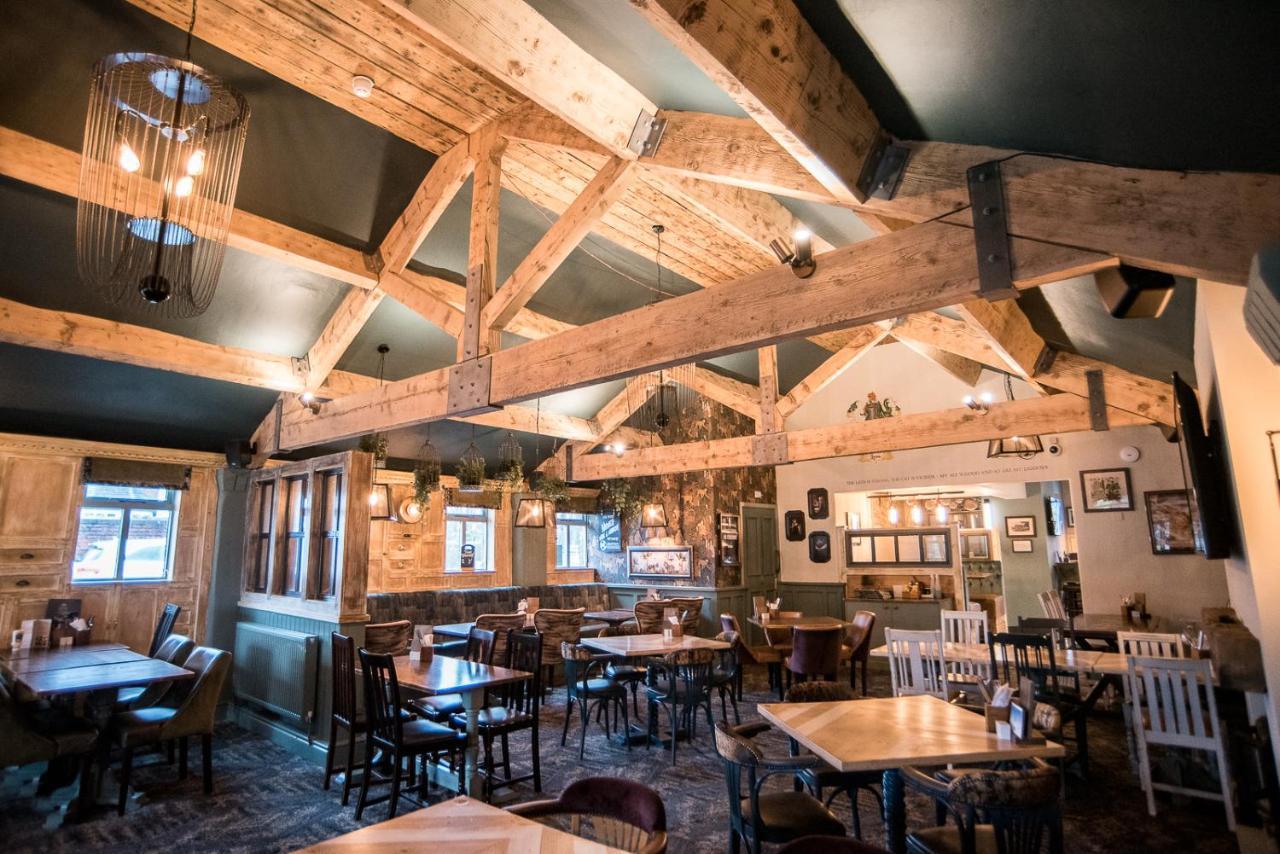 Cat & Lion Country Pub And Hotel Warrington  Exterior photo